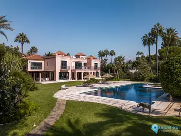 8 bedroom House for Sale in Estepona