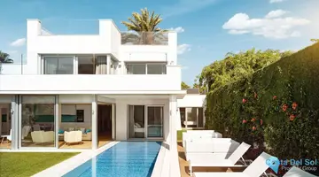5 bedroom House for Sale in The Golden Mile-49368