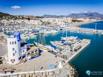 948015m2 Plot for Sale in La Duquesa-49532