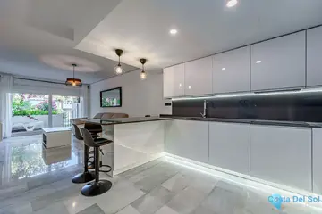 3 bedroom Apartment for Sale in Sierra Blanca-83821