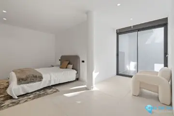 3 bedroom Apartment for Sale in New Golden Mile-51813