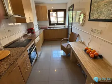 4 bedroom Apartment for Sale in New Golden Mile-52637