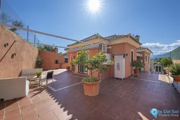 4 bedroom House for Sale in La Quinta-83854