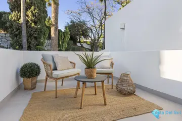 4 bedroom House for Sale in Nueva Andalucía-52900