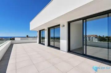 4 bedroom House for Sale in La Duquesa