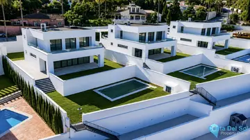 4 bedroom House for Sale in La Duquesa-53396
