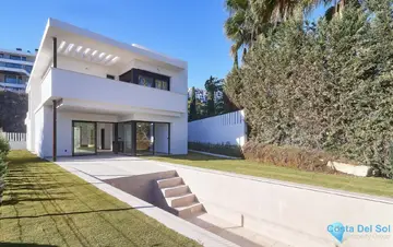 4 bedroom House for Sale in Calanova Golf-53784