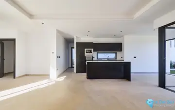 4 bedroom House for Sale in Calanova Golf-53800