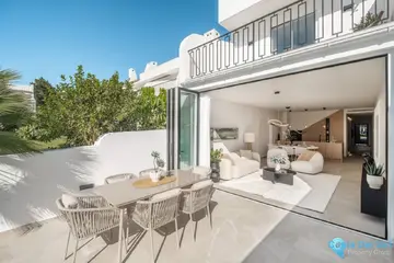 4 bedroom House for Sale in Nueva Andalucía
