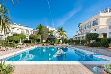 4 bedroom House for Sale in Nueva Andalucía-53841