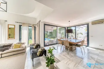 6 bedroom House for Sale in Nueva Andalucía-53878