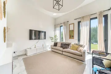 6 bedroom House for Sale in Nueva Andalucía-53880