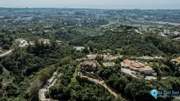 3239m2 Plot for Sale in Benahavís-54002