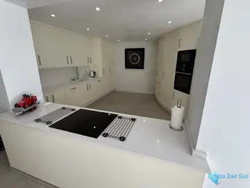 5 bedroom House for Sale in Estepona-54065