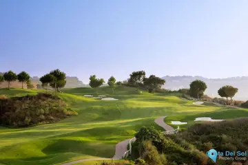 4 bedroom House for Sale in Calanova Golf-54253