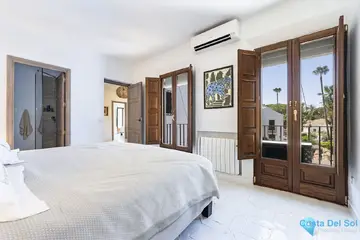 3 bedroom House for Sale in The Golden Mile-54373
