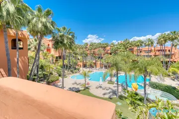 2 bedroom Apartment for Sale in Puerto Banús-54386