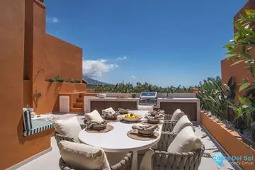 4 bedroom Apartment for Sale in Benahavís