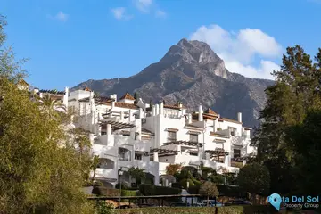 3 bedroom House for Sale in The Golden Mile-54411