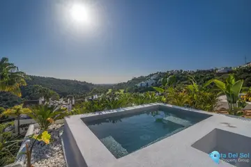 4 bedroom Apartment for Sale in La Quinta-54587