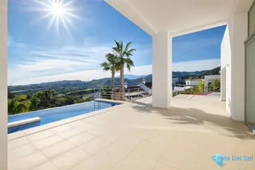 4 bedroom House for Sale in Benahavís-55000