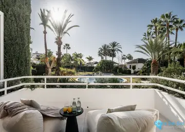 4 bedroom House for Sale in Nueva Andalucía-55011