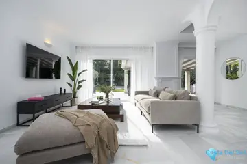 5 bedroom House for Sale in Nueva Andalucía-55098