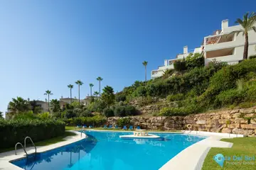 3 bedroom Apartment for Sale in Nueva Andalucía-55106