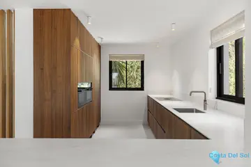 5 bedroom House for Sale in Estepona-55224