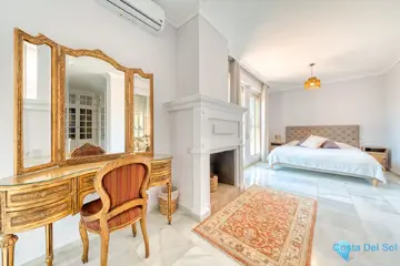 6 bedroom House for Sale in Nueva Andalucía-55563