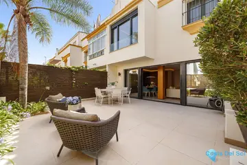 4 bedroom House for Sale in The Golden Mile-55584