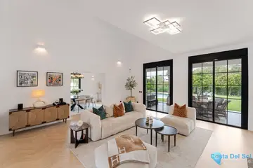 6 bedroom House for Sale in Estepona-55605