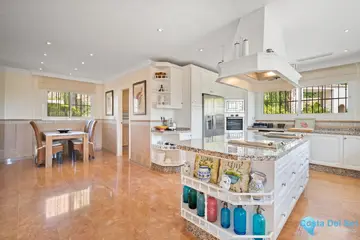 6 bedroom House for Sale in Benahavís-56002
