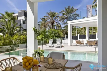 5 bedroom House for Sale in Marbella-56038