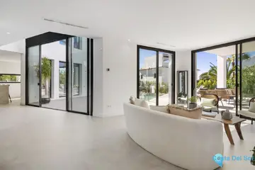 5 bedroom House for Sale in Marbella-56042
