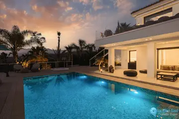 4 bedroom House for Sale in El Rosario-56141