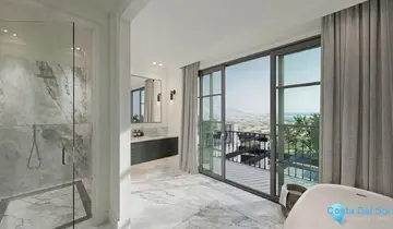 5 bedroom House for Sale in La Mairena-56170