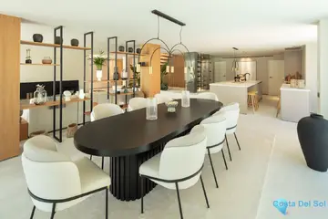 4 bedroom House for Sale in Nueva Andalucía-56218