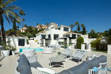 5 bedroom House for Sale in Nueva Andalucía-56374
