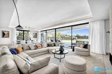 5 bedroom House for Sale in The Golden Mile-56437