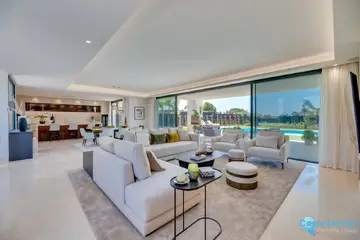 5 bedroom House for Sale in The Golden Mile-56442