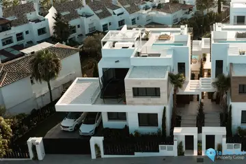 6 bedroom House for Sale in The Golden Mile-56456