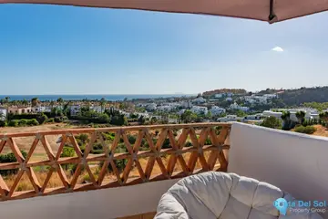 3 bedroom House for Sale in New Golden Mile