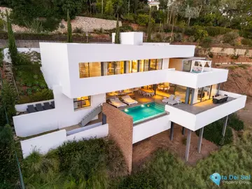 4 bedroom House for Sale in La Quinta-56509