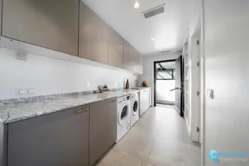 6 bedroom House for Sale in Nueva Andalucía-56610
