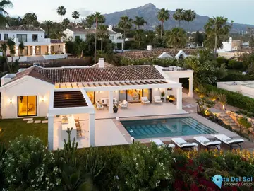 4 bedroom House for Sale in Nueva Andalucía-56674