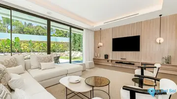 4 bedroom House for Sale in Nueva Andalucía-56790