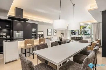 3 bedroom Apartment for Sale in The Golden Mile-56913