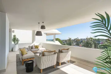 4 bedroom House for Sale in Nueva Andalucía-56921