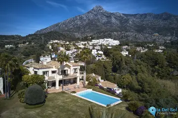 5 bedroom House for Sale in Marbella